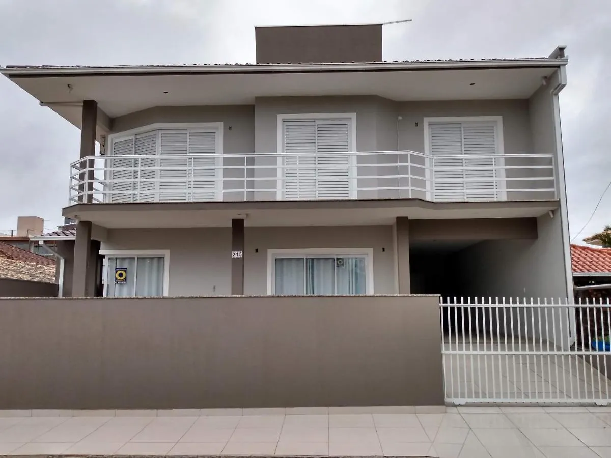 Sobrado Com Piscina Aquecida A Poucos Metros Mar Villa Sao Francisco do Sul Semesterbostad